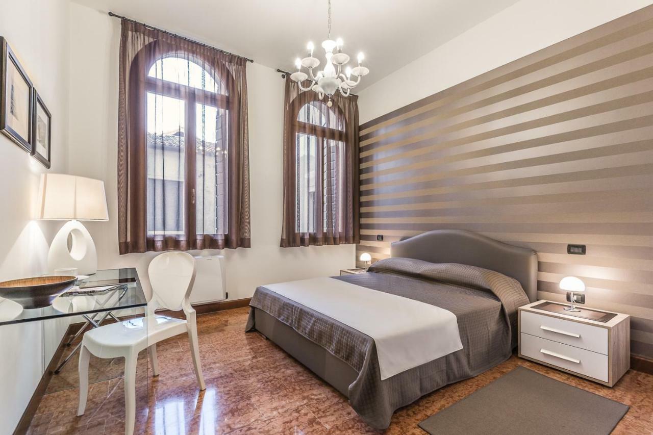 Ca' Del Monastero 1 Collection Apt For 4 Guests With Balcony And Lift เวนิส ภายนอก รูปภาพ